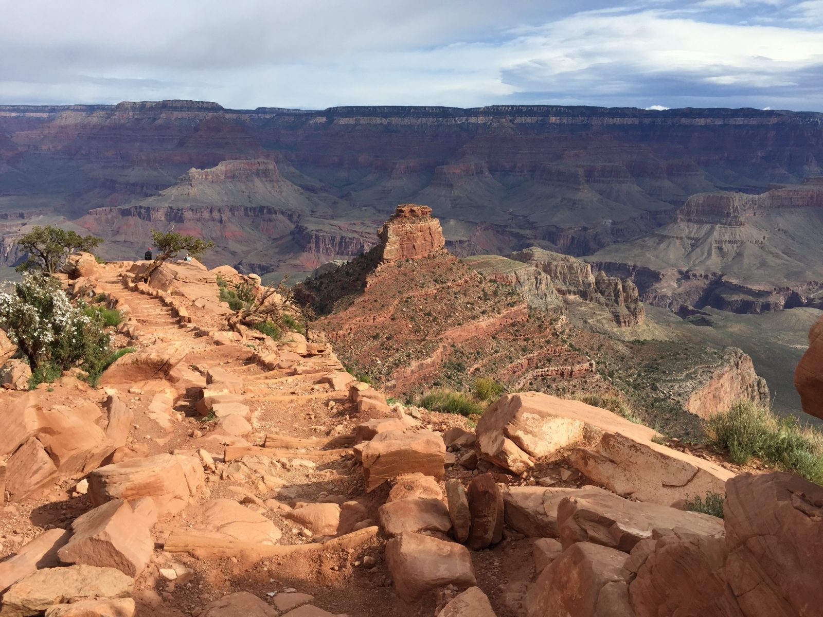 A view of the grand canyon from the top of the trail.